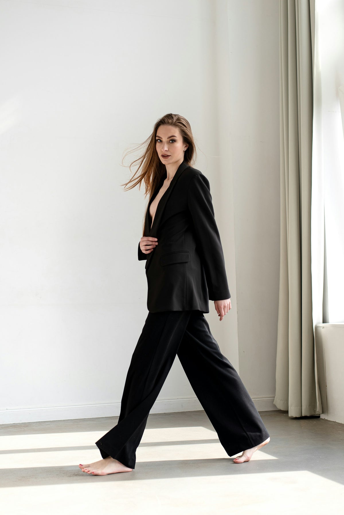 Pleated Wool Trouser in Black