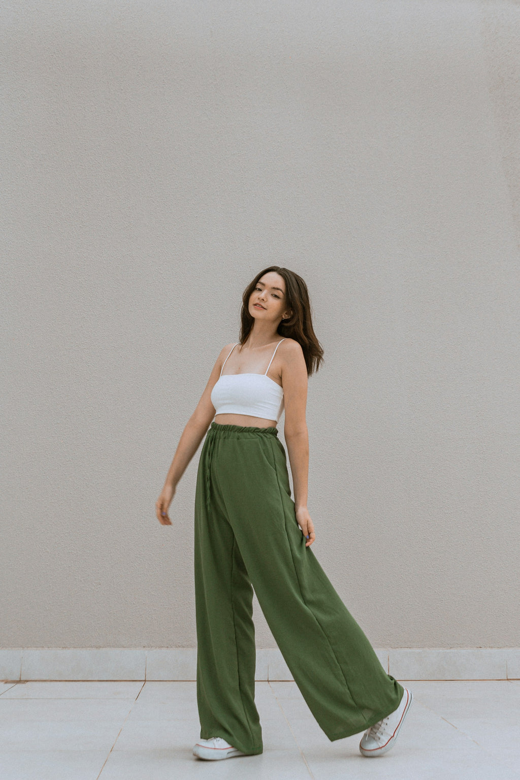 Wide-Leg Cotton Trouser in Olive