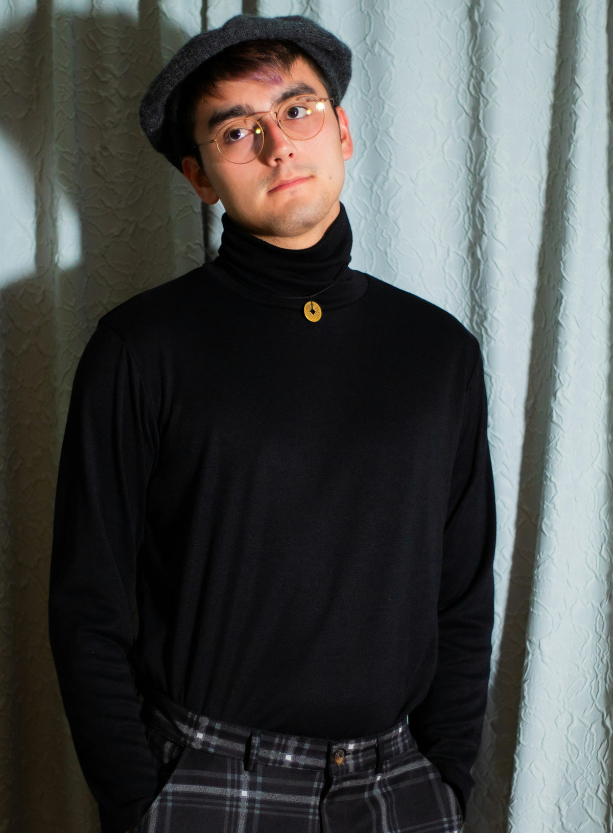Cashmere Roll Neck in Black
